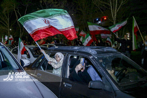 دهه نودی ها پای کار انقلاب در تجمعات شبانه مشهد