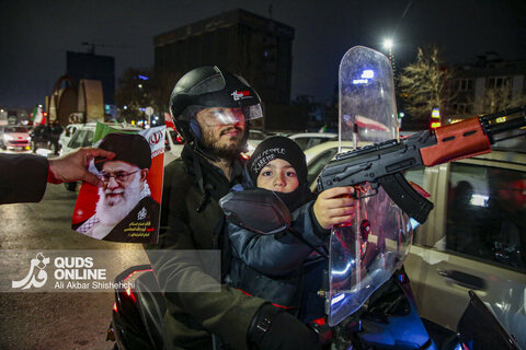 دهه نودی ها پای کار انقلاب در تجمعات شبانه مشهد