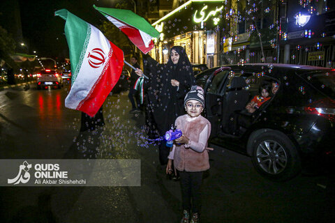 دهه نودی ها پای کار انقلاب در تجمعات شبانه مشهد