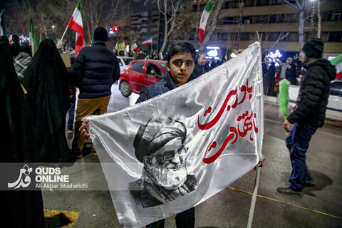 دهه نودی ها پای کار انقلاب در تجمعات شبانه مشهد