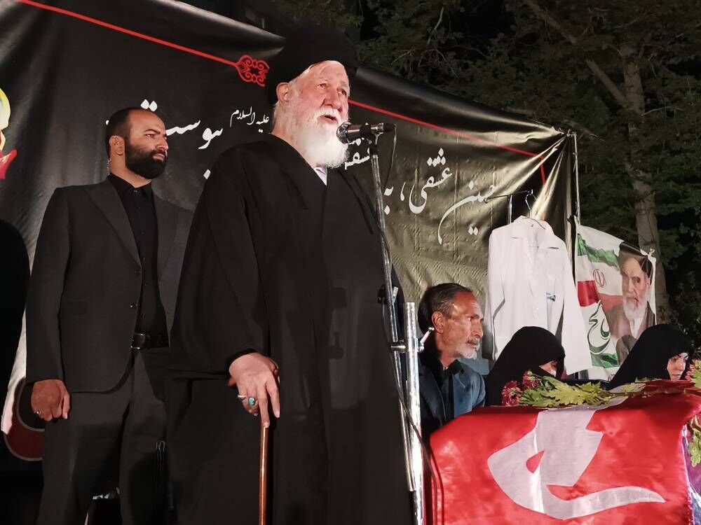 امام جمعه مشهد: تمام حیات اجتماعی ما مرهون خون پاک شهداست