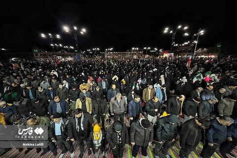 مدد از امام زمان(عج) در تجمع شبانه همدان