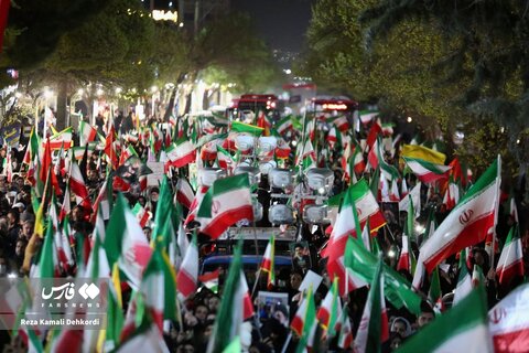 چند پلان از عاشقی در کف خیابان‌های شهرکرد