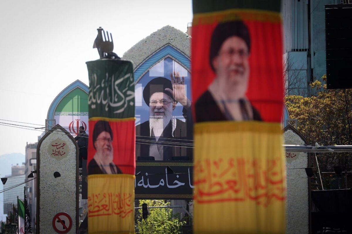 تهران؛ سیاه پوش چهلمین روز شهادت امام امت