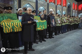 استغاثه در صحن‌های رضوی برای نصرت جبهه حق و رزمندگان اسلام