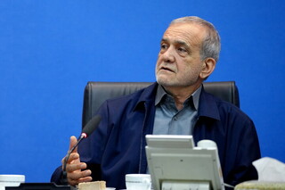 پزشکیان در بانک مرکزی؛ نشست تیم اقتصادی برای بررسی بازار پول و ارز