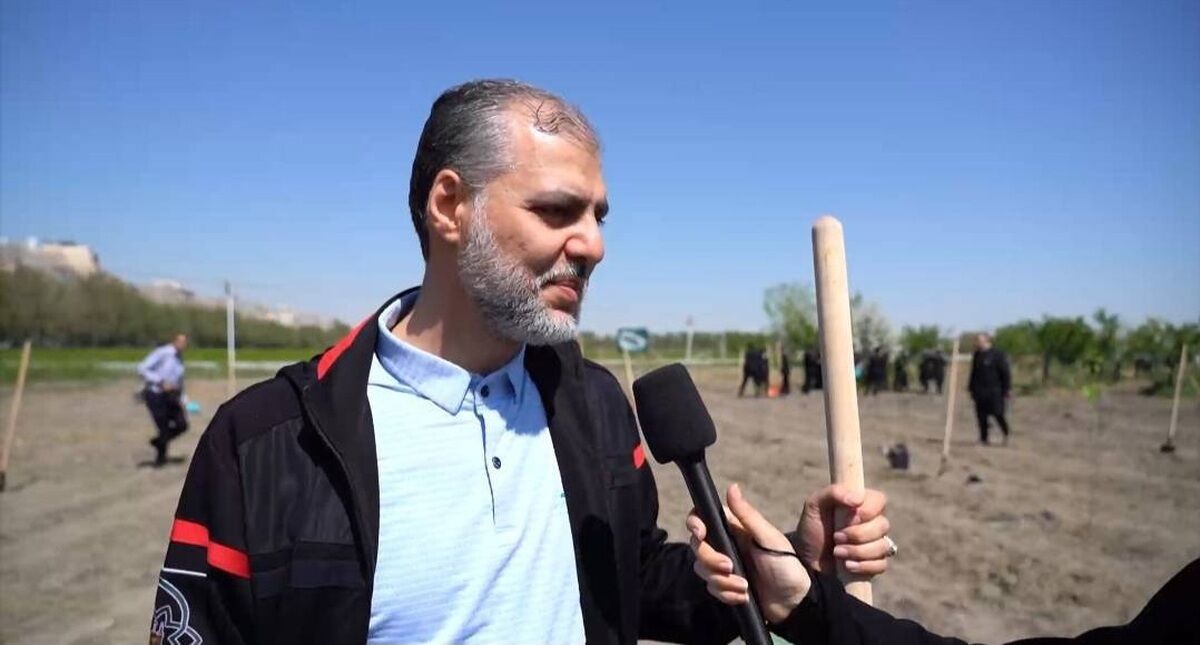 کاشت نهال امید به یاد شهدای دانش آموز مدرسه شجره طیبه میناب