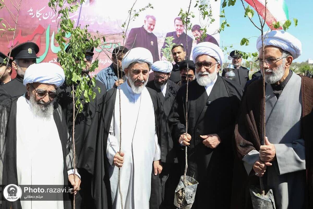 حجت‌الاسلام نظافت در حاشیه آیین ملی کاشت «نهال امید»:
آباد کردن زمین، مأموریت الهی انسان است