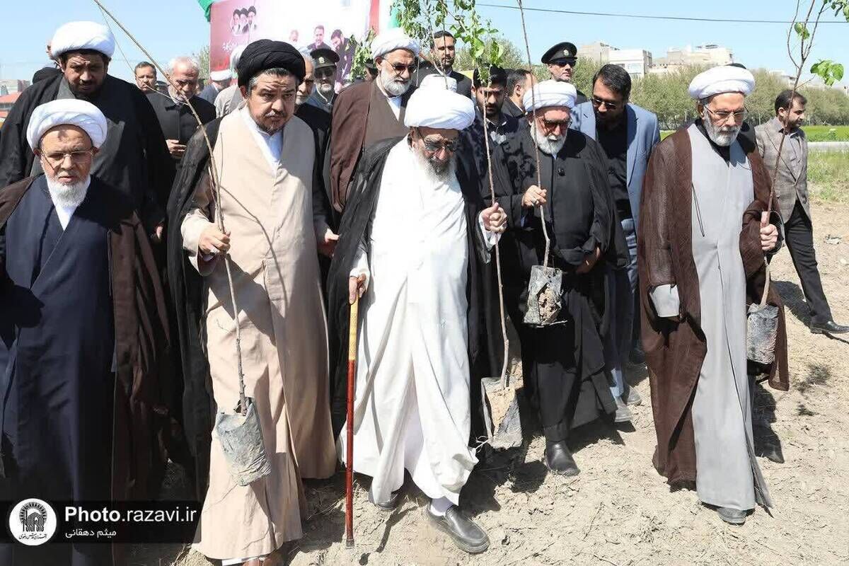 دعوت آیت‌الله اشرفی شاهرودی به احیای سنت درخت‌کاری