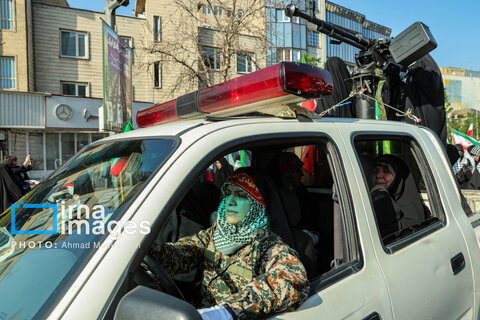 عکس | تصاویری از راهپیمایی دختران «جان‌فدای ایران»