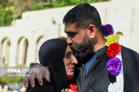 عکس | تصاویری از بازگشت ۹ دریادل ناو دنا به شیراز