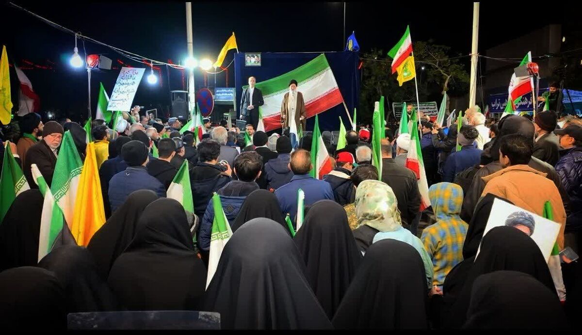آیت‌الله علم‌الهدی: مردم باید هر تلفن همراه را به یک رسانه تبدیل کنند