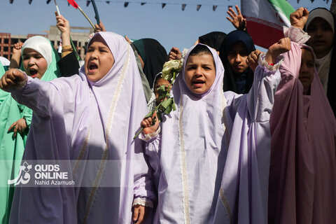 گزارش تصویری | گلباران حرم مطهر رضوی در سالروز ولادت حضرت معصومه (س)