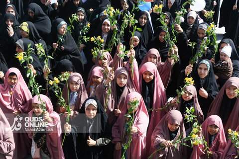 گزارش تصویری | گلباران حرم مطهر رضوی در سالروز ولادت حضرت معصومه (س)