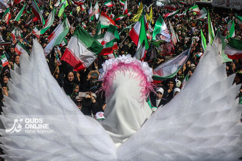 گزارش تصویری | گلباران حرم مطهر رضوی در سالروز ولادت حضرت معصومه (س)