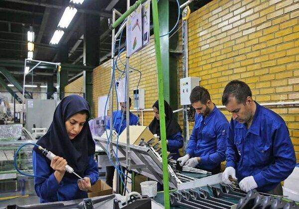 سهم چشمگیر زنان در نظام بیمه‌ای کشور /  بیش از ۴ میلیون زن بیمه‌ شده اصلی تأمین اجتماعی