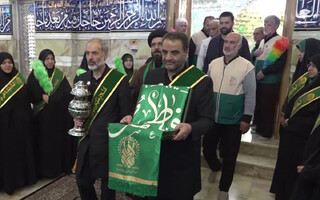 غبارروبی آستان امامزاده عبدالله (ع) همدان با حضور خادمان حضرت معصومه (س)