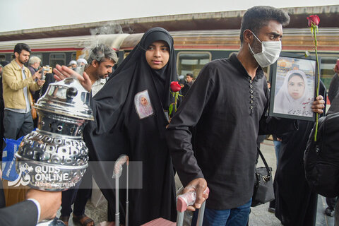 گزارش تصویری |مراسم استقبال از کاروان خانواده های شهدای مدرسه شجره طیبه میناب