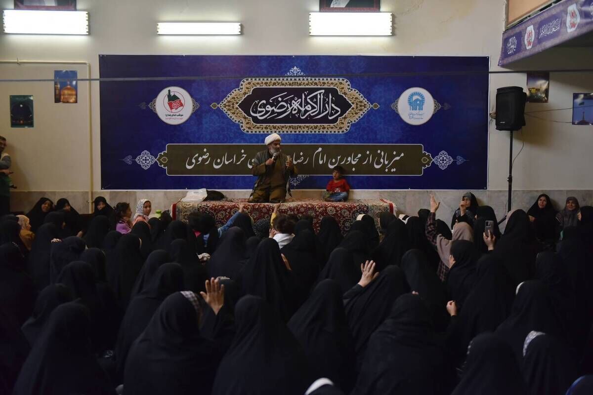 میزبانی روزانه از ۳۵۰ زائر دهه کرامت در «دارالکرامه» رضوی