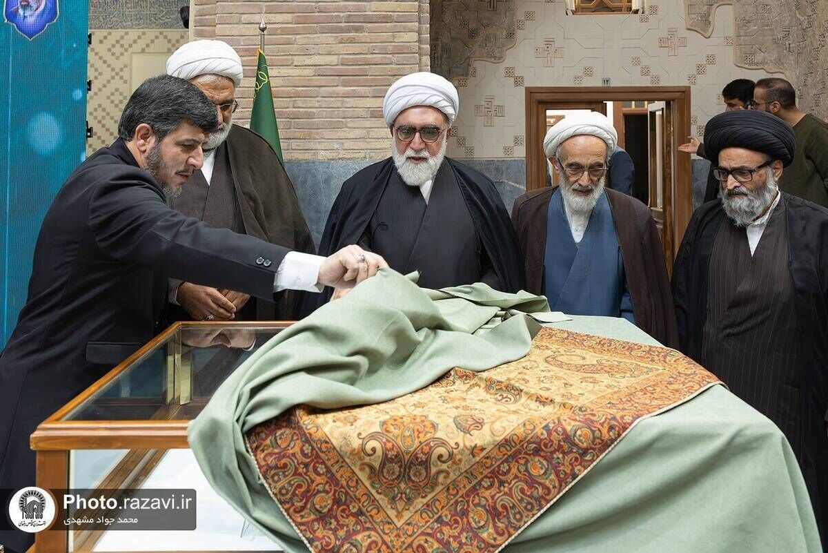 قرآن رنانی؛ گوهری خطی با یادداشتی از رهبر شهید (رحمت‌الله علیه)