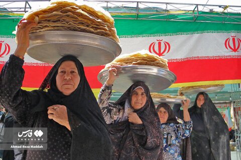 زنان اکبرآباد حرارت عشق وطن را به رخ تنور کشیدند