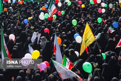گلباران حرم مطهر رضوی در سالروز ولادت حضرت معصومه (س)