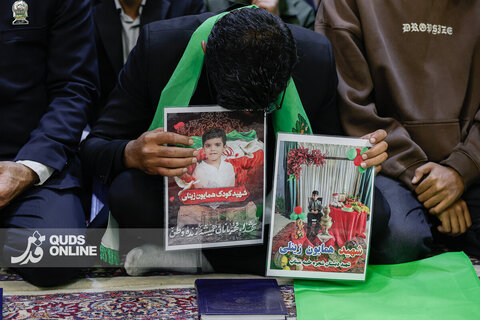 غبارروبی ضریح مطهر حضرت رضا علیه‌السلام در دهه کرامت