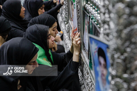 غبارروبی ضریح مطهر حضرت رضا علیه‌السلام در دهه کرامت