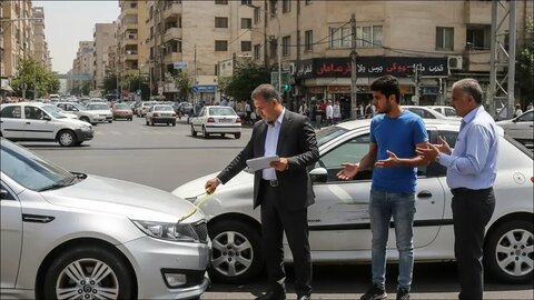 بی‌قانونی شرکت‌های بیمه‌ ای و تصرف خیابان‌های شهر!