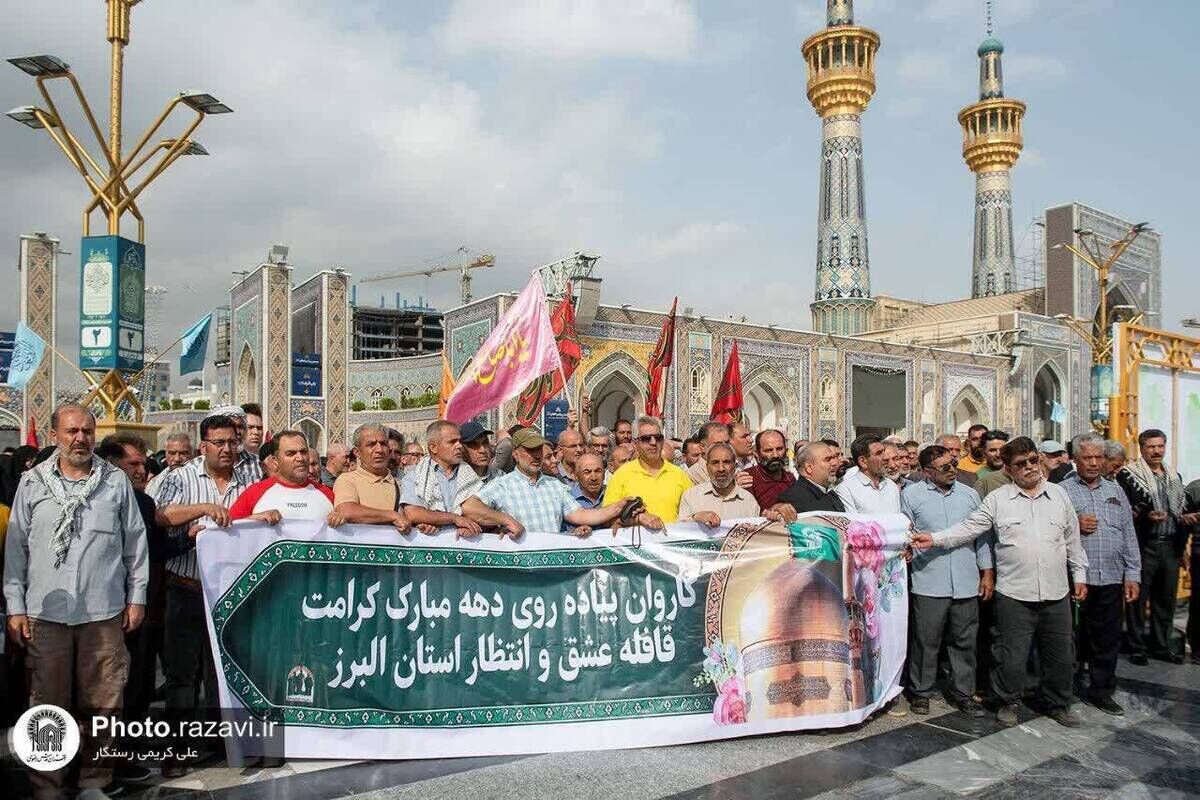استقبال از کاروان های پیاده زائران رضوی در ویژه‌ برنامه «پابوس»
