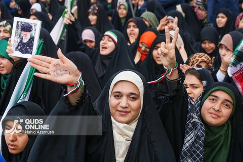 گزارش تصویری | اجتماع بزرگ «مشت‌های گره‌کرده» در حرم مطهر رضوی