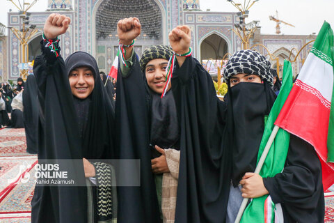 گزارش تصویری | اجتماع بزرگ «مشت‌های گره‌کرده» در حرم مطهر رضوی