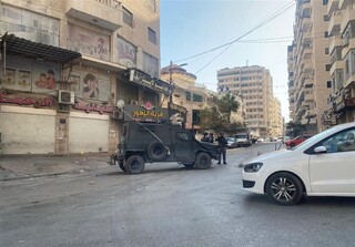 یورش اشغالگران به قلندیا؛ جمع زیادی از فلسطینی‌ها بازداشت شدند