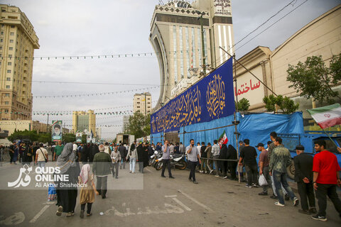 جشن میلاد امام رضا ع در خیابان امام رضا ع مشهد