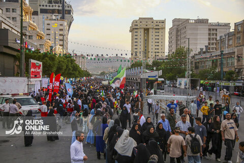 جشن میلاد امام رضا ع در خیابان امام رضا ع مشهد