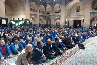 مراسم «آستان ارادت» با حضور گسترده کارگران و تولیدکنندگان در حرم مطهر رضوی برگزار شد