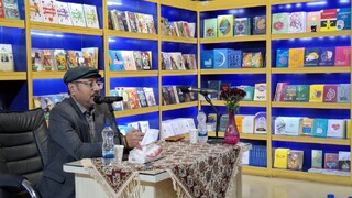 رسالت ادبیات متعهد، بازتاب مسائل زمانه و اتفاقات جامعه است