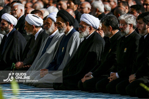 مراسم تعویض پرچم گنبد حرم مطهر امام رضا علیه السلام