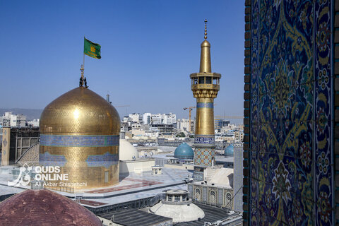 مراسم تعویض پرچم گنبد حرم مطهر امام رضا علیه السلام