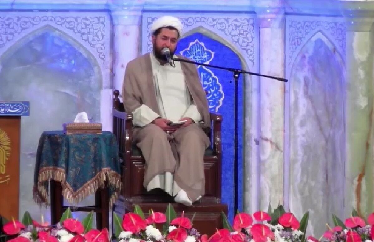 سعادت یک ملت در گروه مبارزه مستمر با دشمن است
