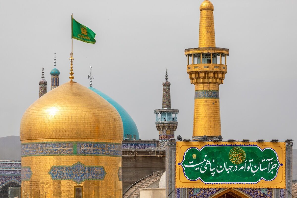 فیلم | اشعار شاعران اهل سنت در حرم امام رضا(ع)