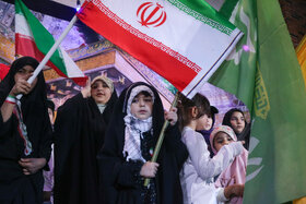 ‏از خانه تا خیابان؛ بازخوانی نقش خانواده و زنان در تحولات اجتماعی ایران