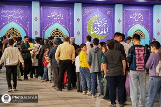 پذیرایی از زائران با ۲۵۰ هزار شیرینی و شربت در تبرک خانه حضرت رضا (ع)