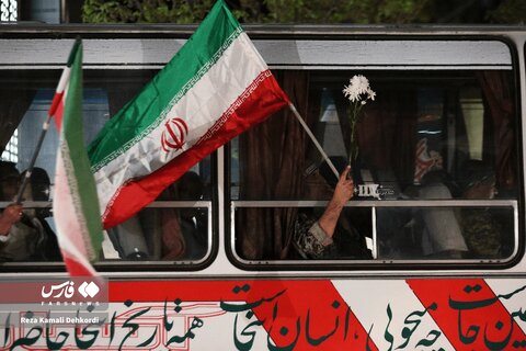 اعزام رزمندگان اسلام به جبهه نبرد با دشمن