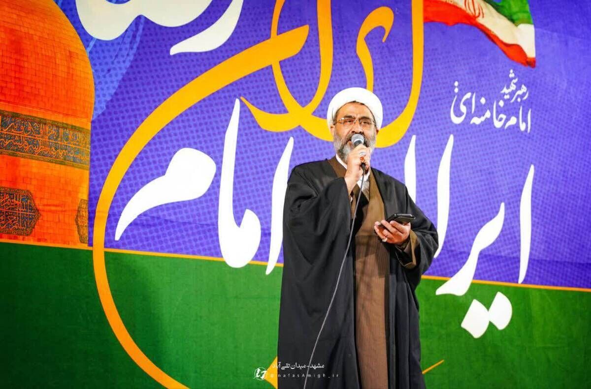 حجت‌الاسلام اسلامی‌فر در تجمع شبانه مردم مشهد: عزت حسینی، خط قرمز ملت ایران در برابر لئامت استکبار است