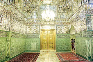 ردایی از سنگ و کاشی بر قامت دیوارهای حرم منور رضوی