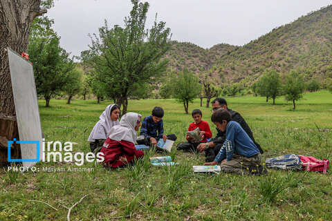 معلم دهکده