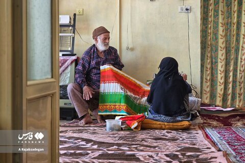 سنگر مقاومت با سوزن و نخ
