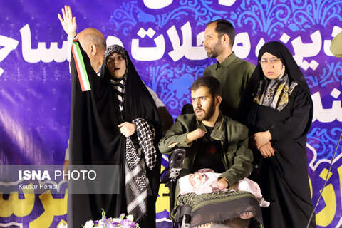 تجمع شبانه مردم در حمایت از مدافعان وطن - کرمانشاه