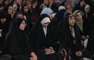برگزاری برنامه «بهشتِ گفت‌وگو» ویژه دختران نوجوانِ کارکنان حرم رضوی